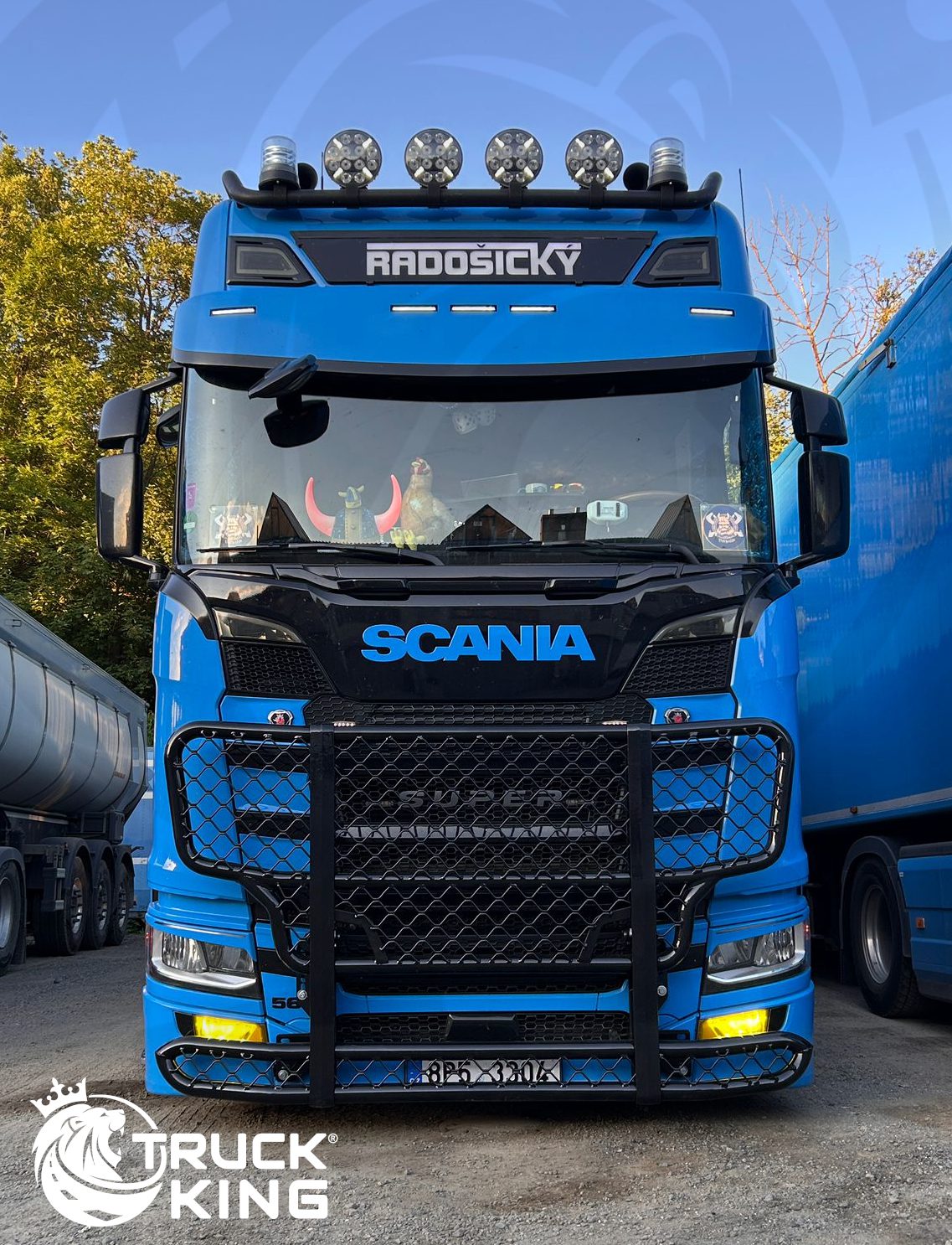 Sun Visor “Radius” 39 cm for Scania NTG with 5 holes for marker lights - Image 2