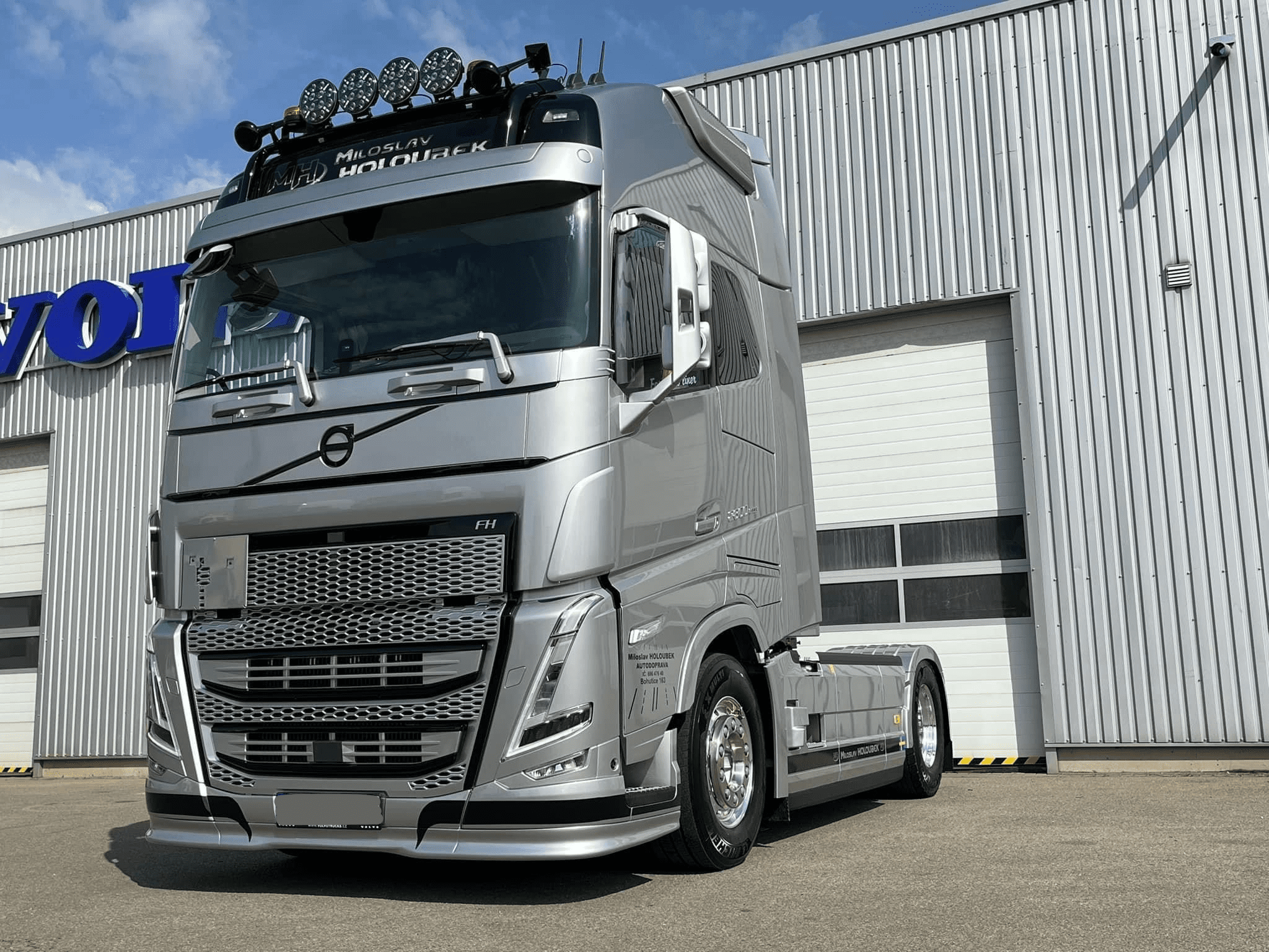 Bumper Spoiler for Volvo FH4, FH5 - Image 3