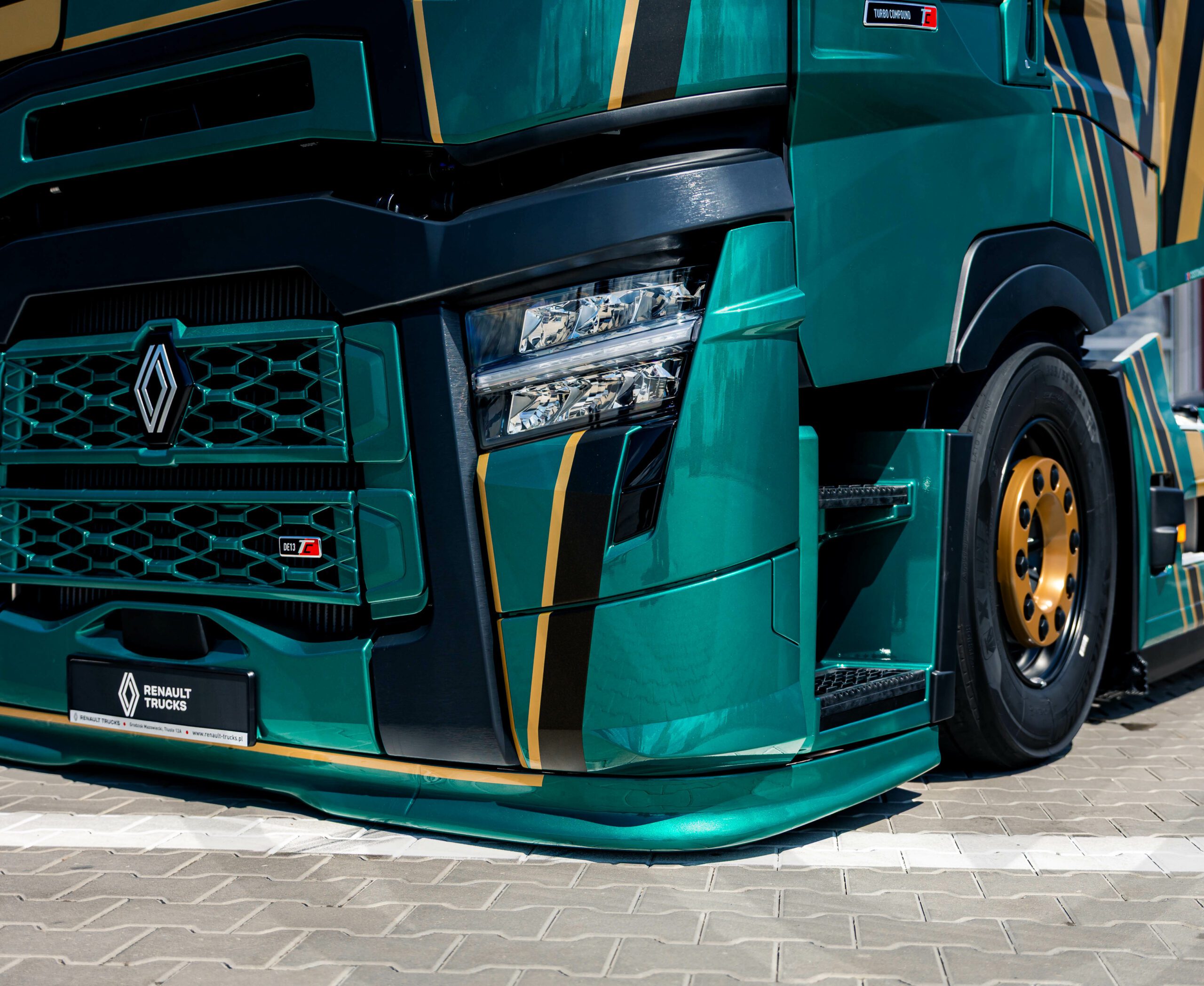 Bumper spoiler for Renault T - Image 2