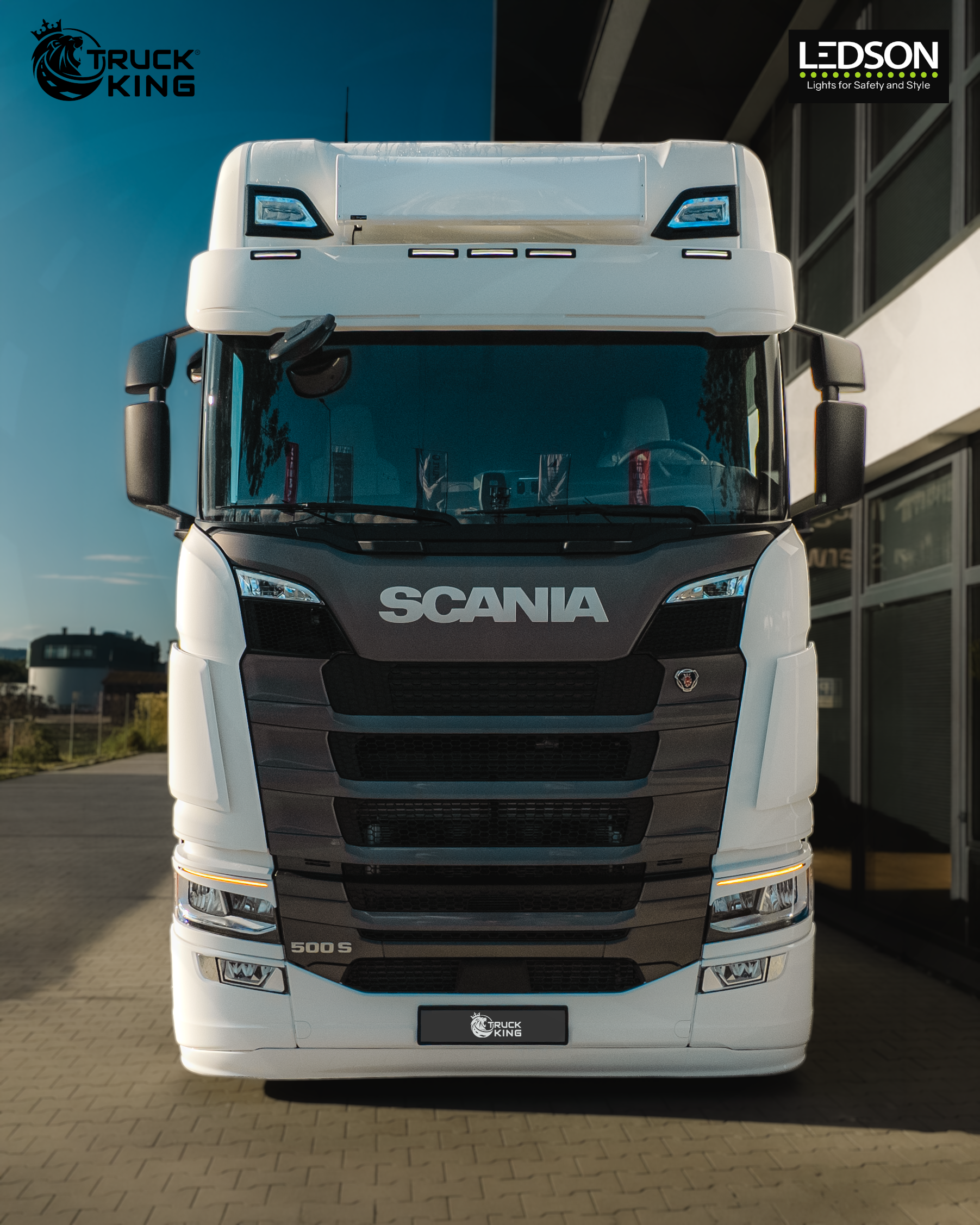 TruckKing "Classic" Sun Visor for SCANIA NG S&R 2016- with Mounting Kit, 35 cm Depth – 5 Cut-outs for LEDSON Optoline NGR+ Marker Lights