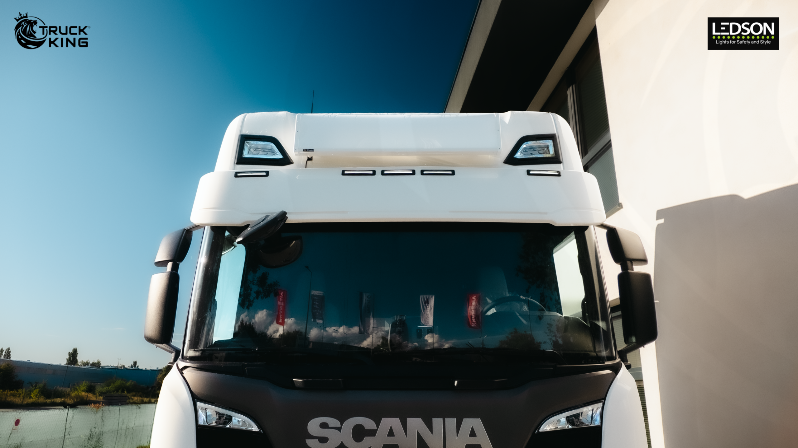 TruckKing "Classic" Sun Visor for SCANIA NG S&R 2016- with Mounting Kit, 35 cm Depth – 5 Cut-outs for LEDSON Optoline NGR+ Marker Lights - Image 6